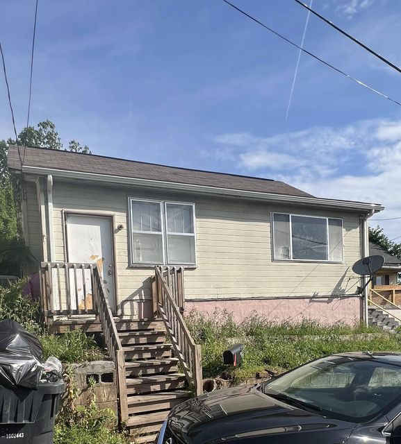 Photo #2: 2028 Seminole Avenue