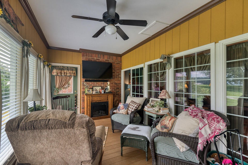 Photo #34: 585 Meadowbrook Road