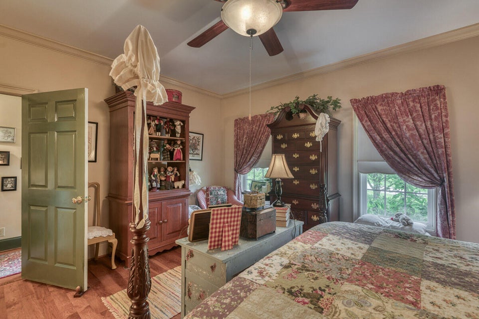 Photo #42: 585 Meadowbrook Road