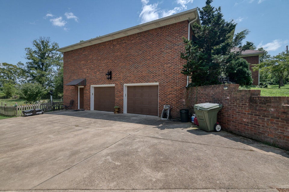 Photo #7: 585 Meadowbrook Road