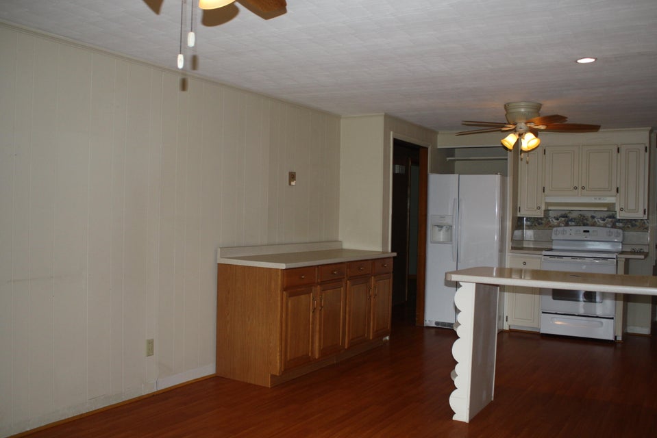 Photo #43: 105 Lena St.