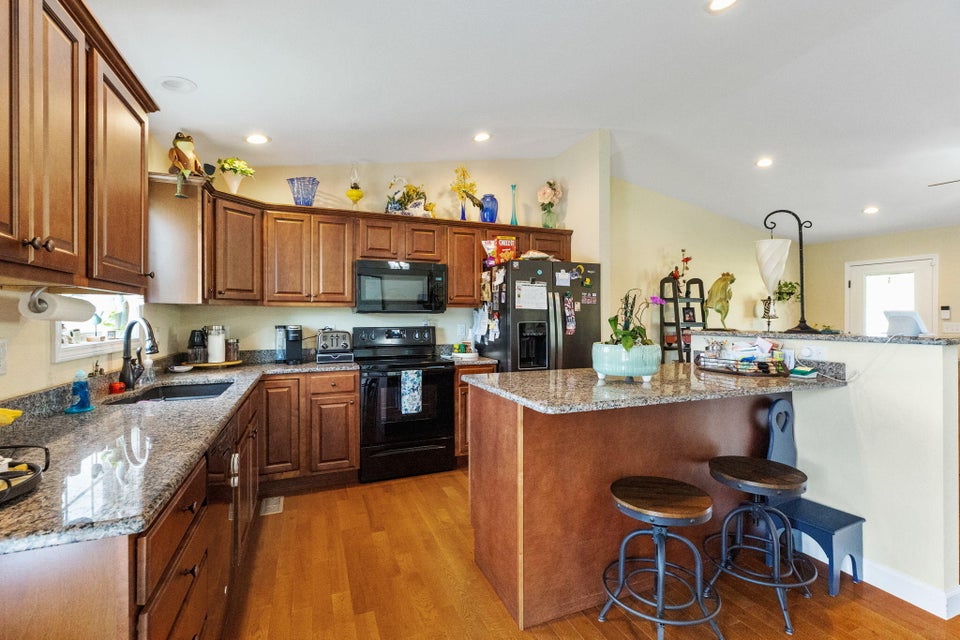 Photo #7: 44 Primrose Court