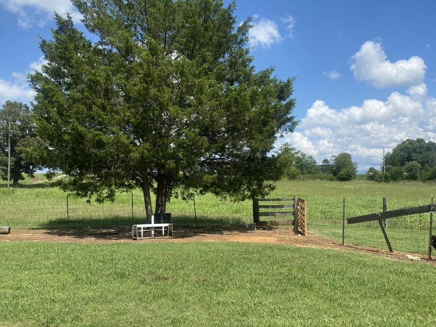 Photo #10: 640 Pates Hill Road