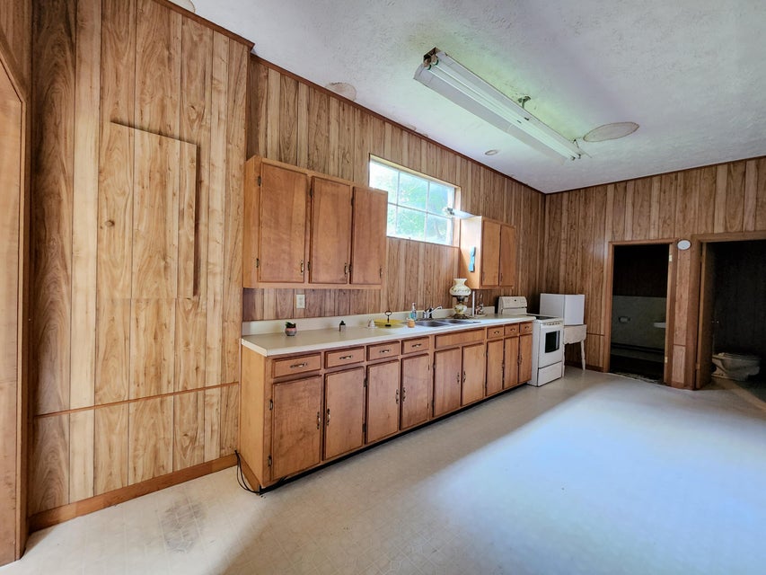 Photo #10: 2483 Mendota Road