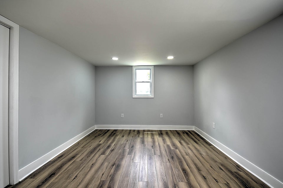 Photo #19: 924 Maple Street
