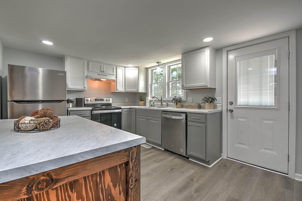 Photo #15: 924 Maple Street