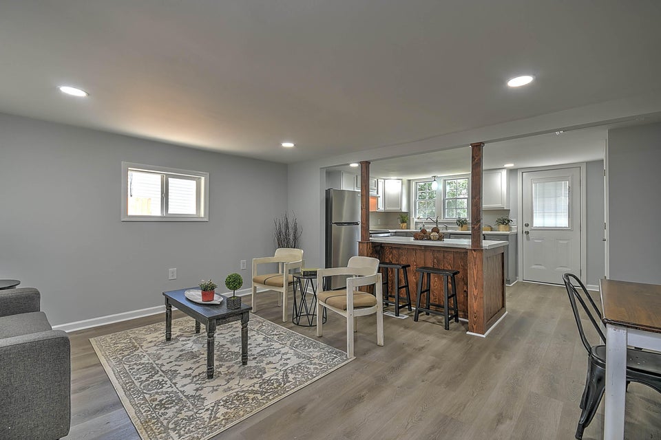 Photo #7: 924 Maple Street