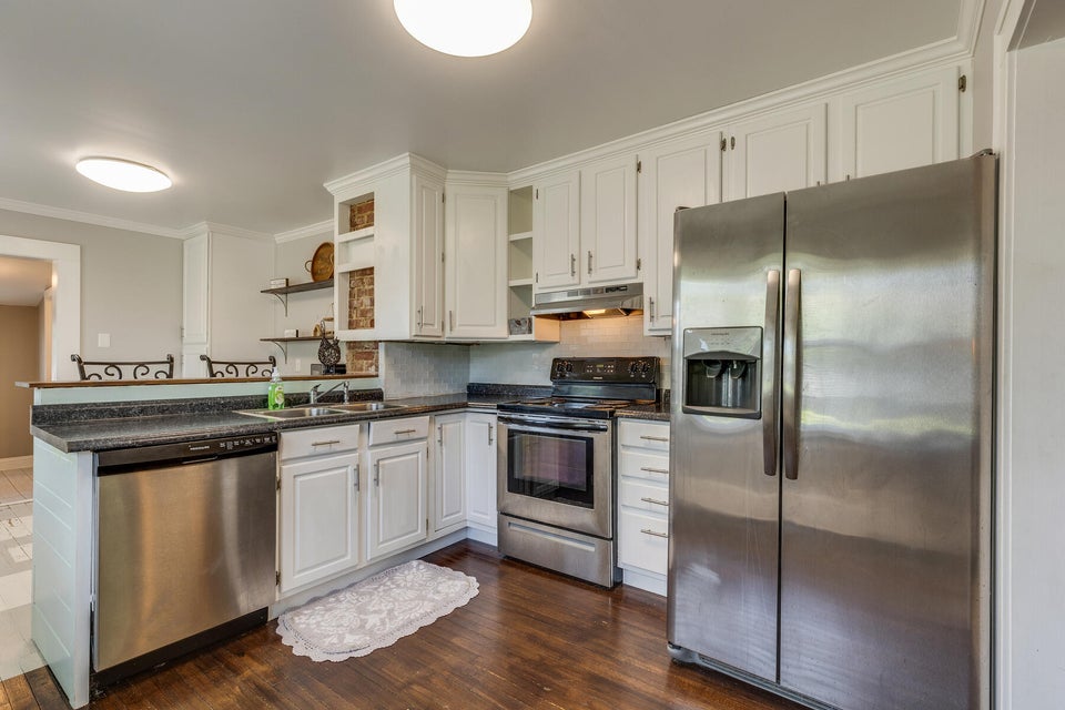 Photo #9: 216 Cedar Street