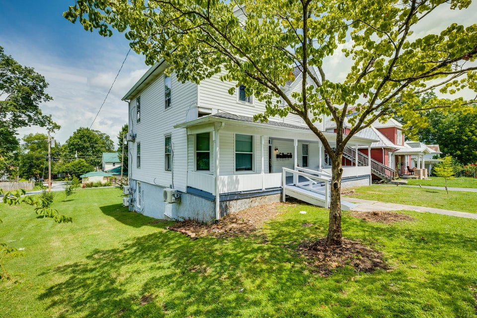 Photo #3: 210 Locust Street