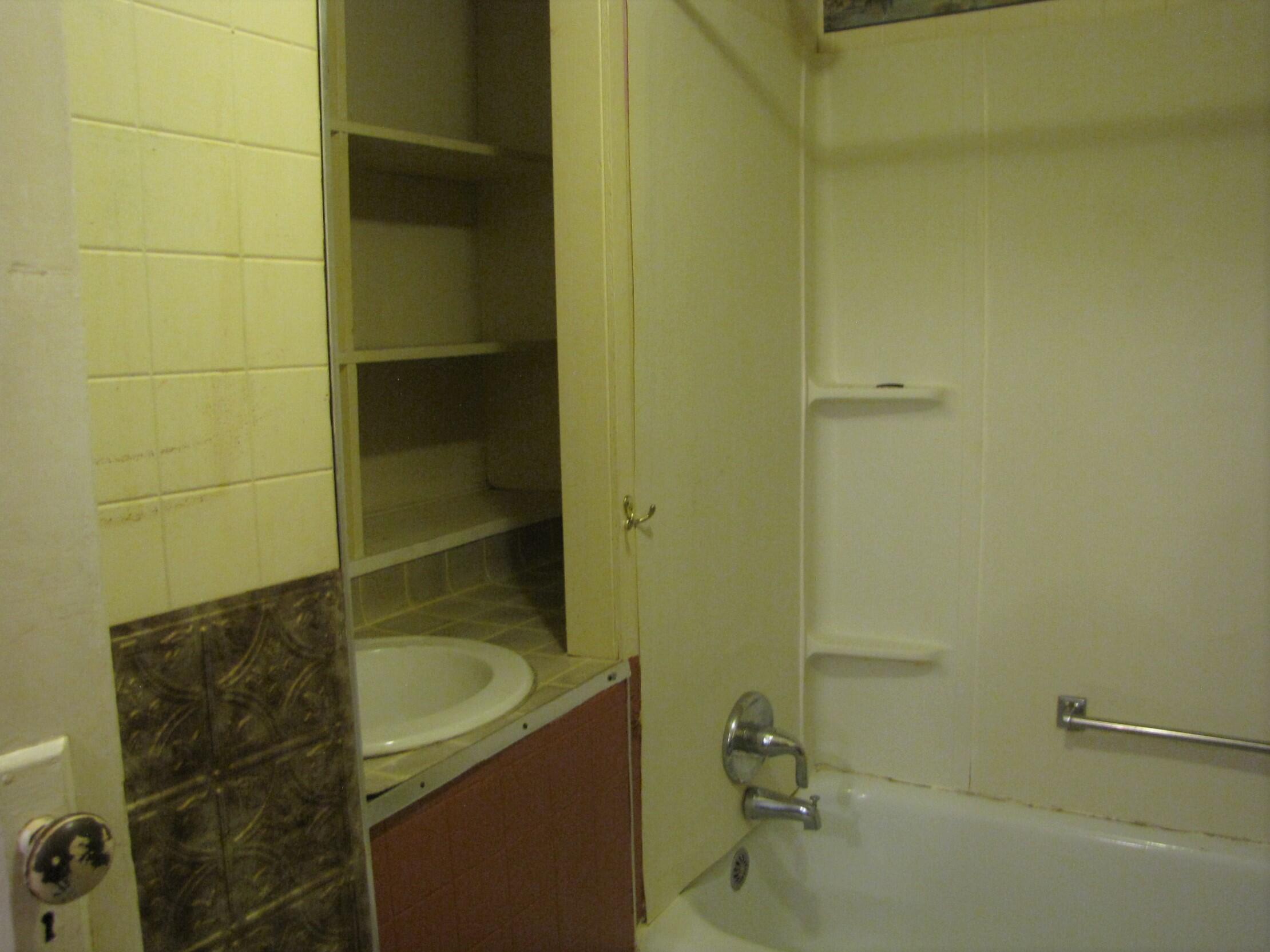 Photo #32: 1432 Farris Road