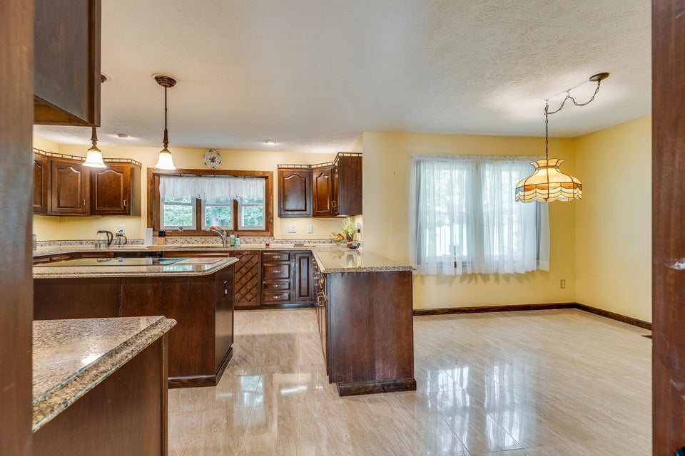 Photo #17: 202 Deer Ridge Court