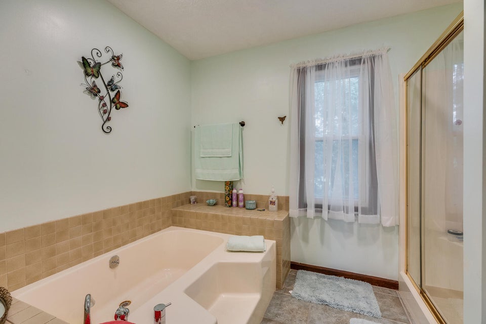 Photo #35: 202 Deer Ridge Court
