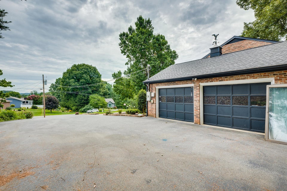 Photo #52: 202 Deer Ridge Court