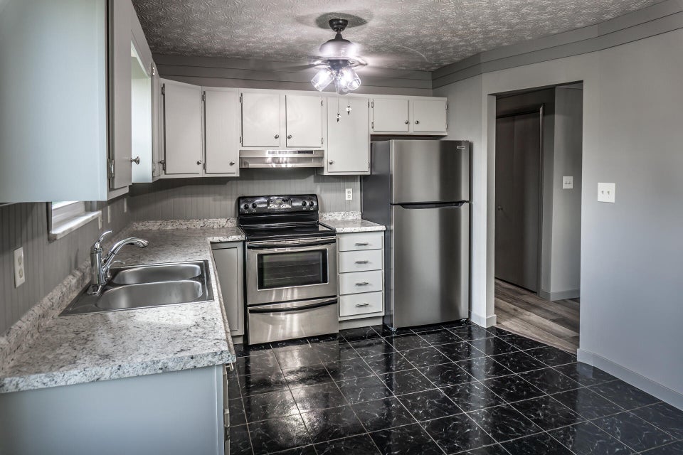 Photo #3: 446 Britton Avenue