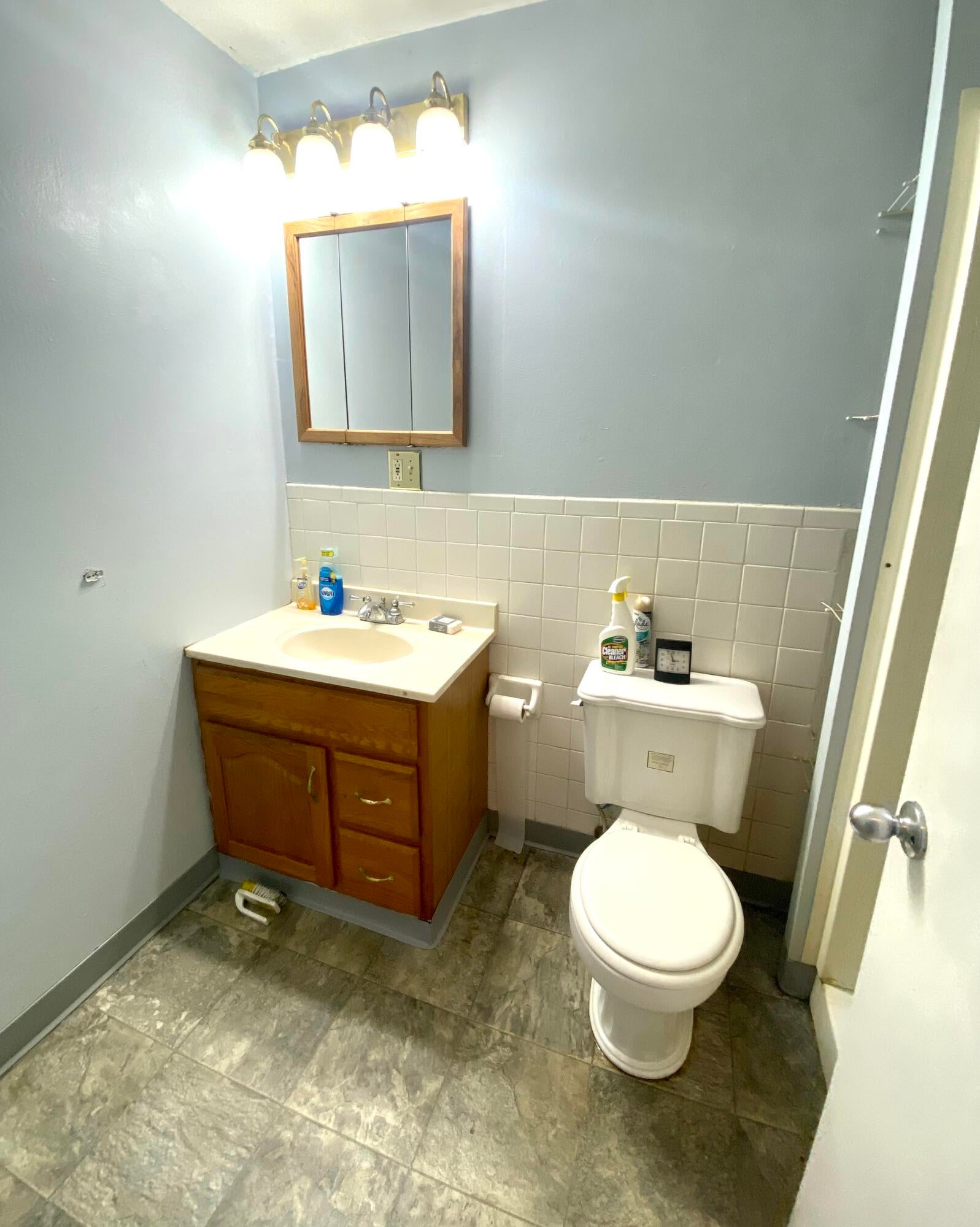 Photo #16: 502a Woodhaven Drive