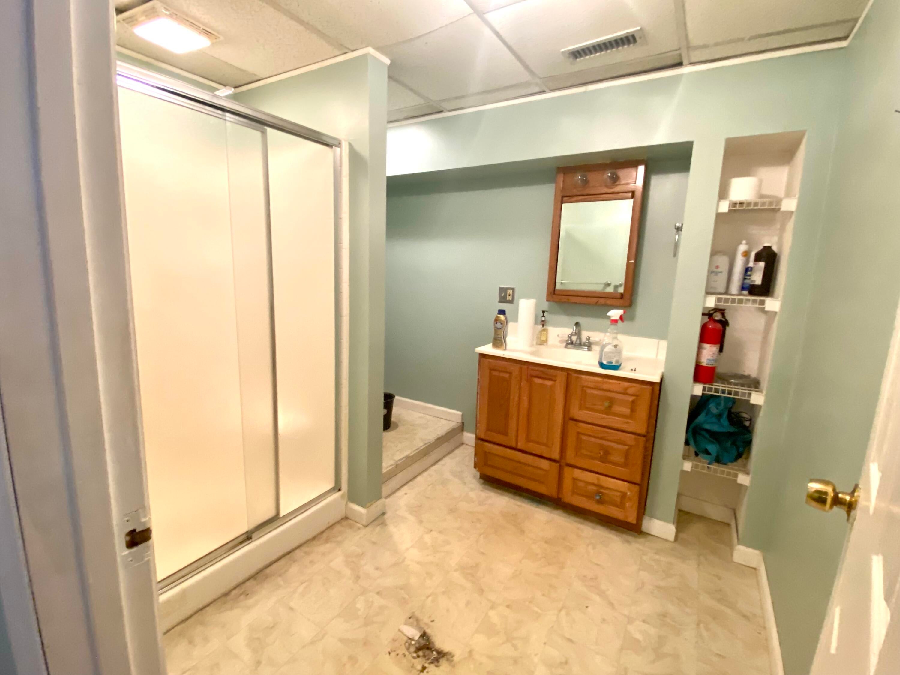 Photo #18: 502a Woodhaven Drive