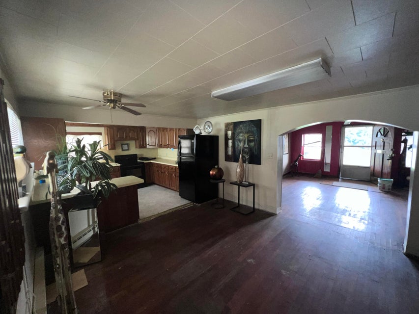 Photo #26: 713 Kentucky Avenue Avenue