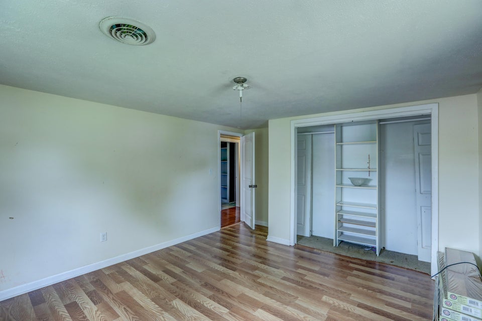 Photo #32: 473 Ann Street