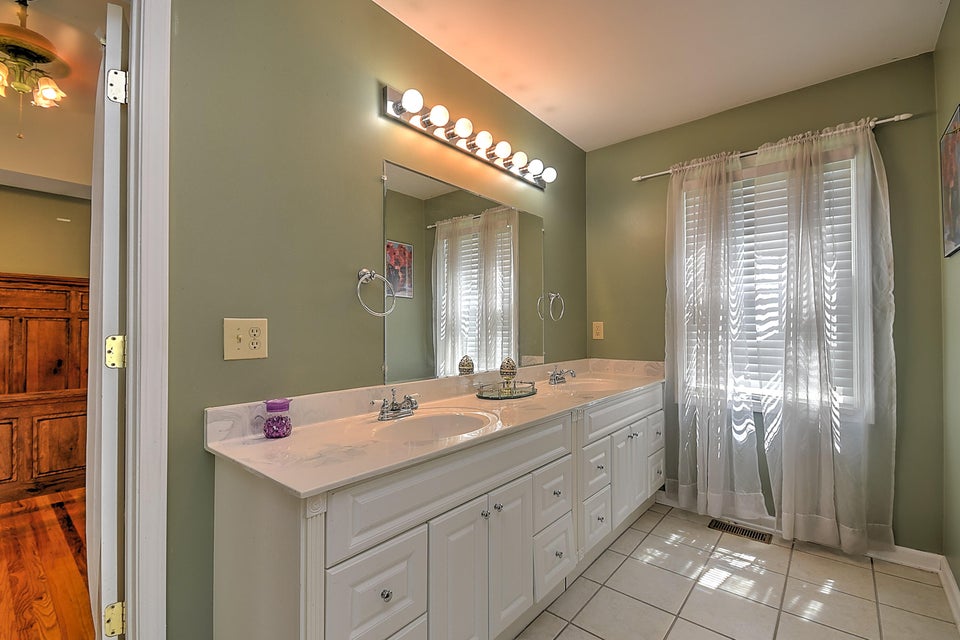 Photo #26: 3560 Ottway Road