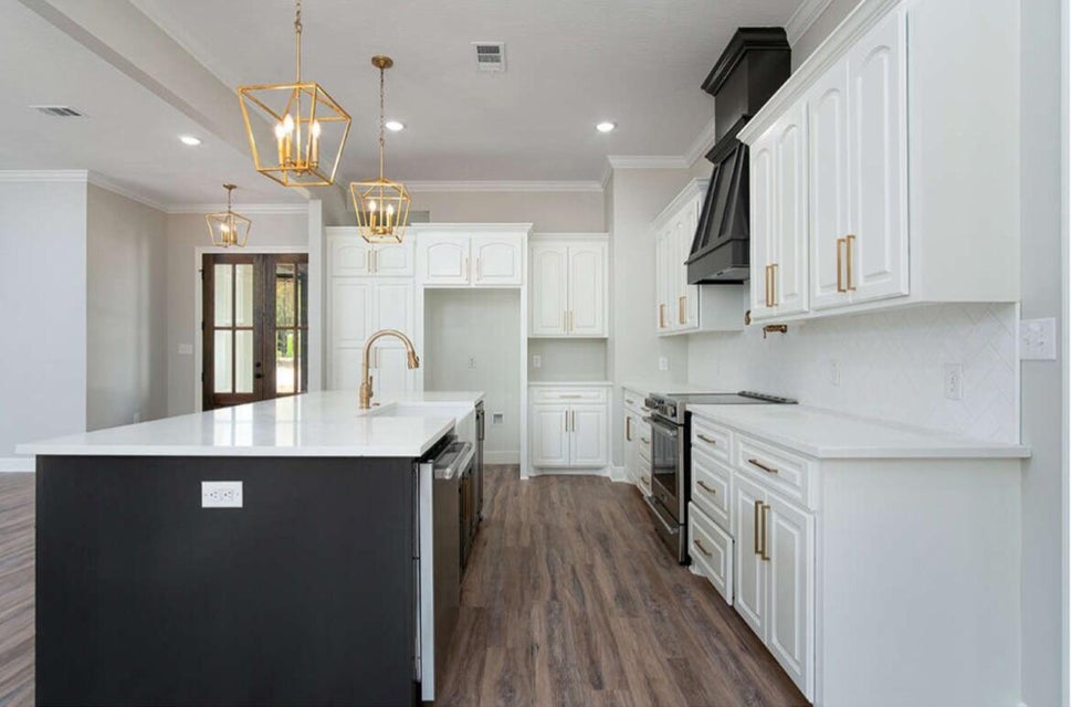 Photo #5: 132 Richmond Avenue