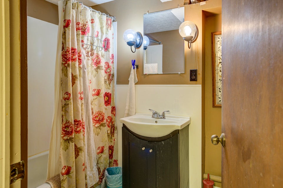 Photo #37: 708 Woodhaven Drive
