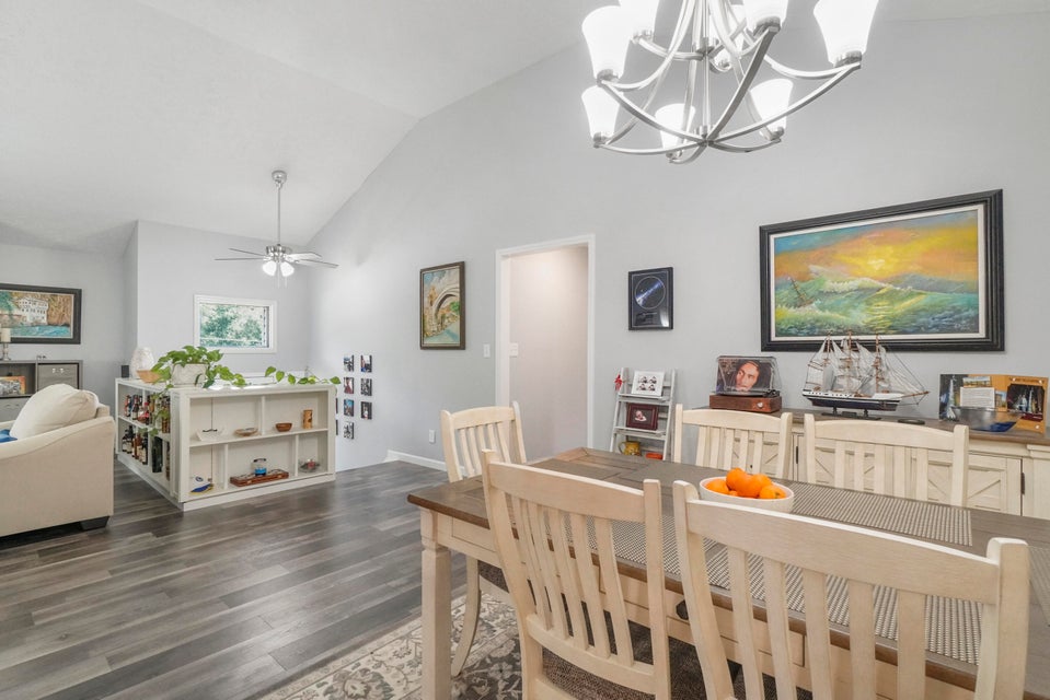 Photo #6: 910 Oakstone Drive