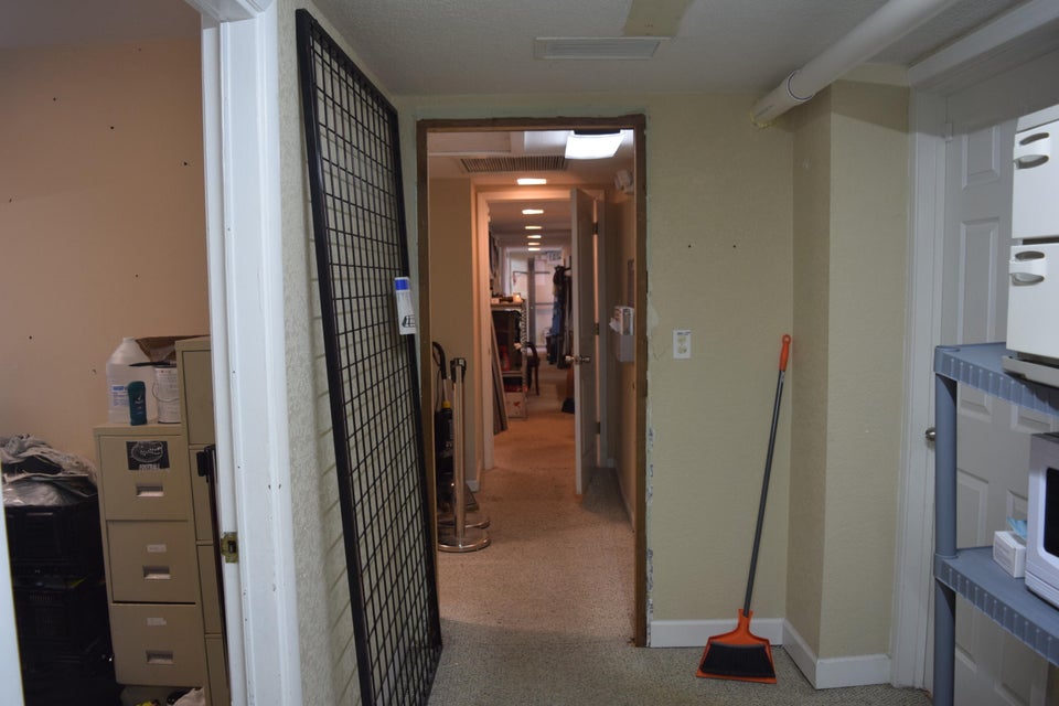Photo #5: 1001 Roan Street
