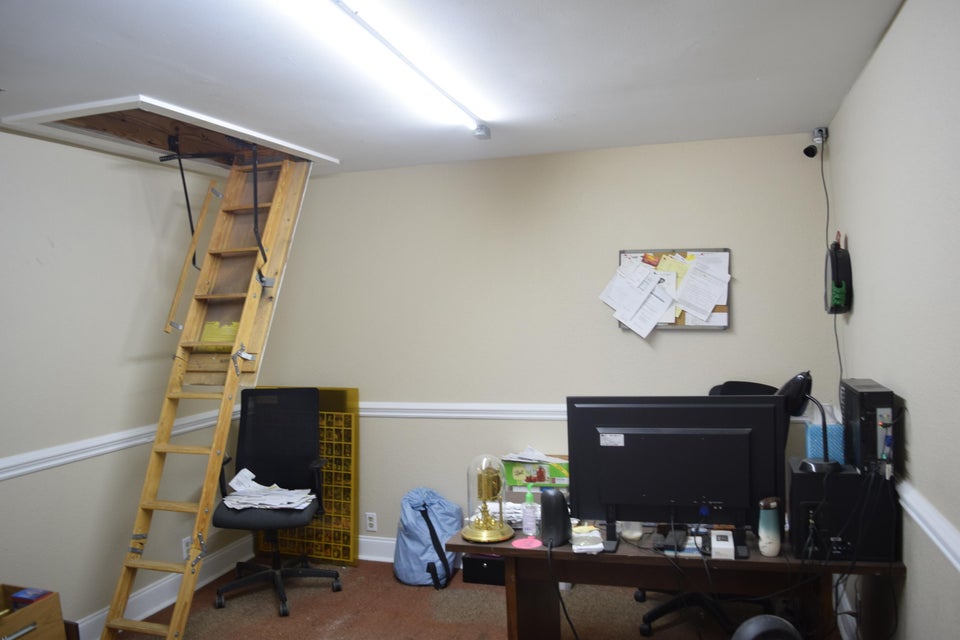 Photo #9: 1001 Roan Street