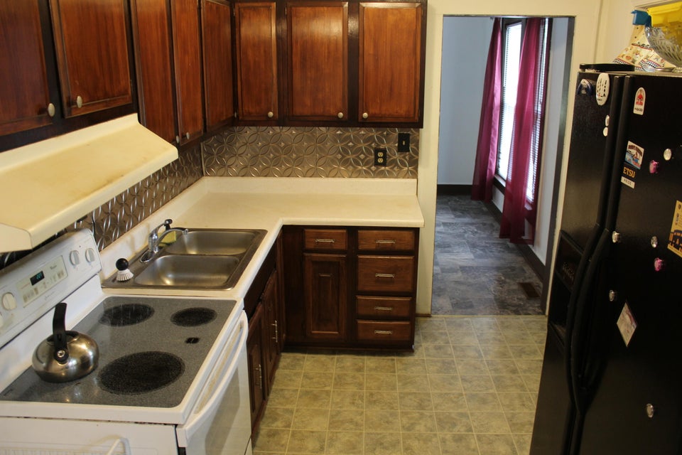 Photo #22: 3510 W. Walnut Street