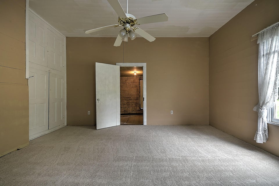 Photo #17: 370 Oakwood Road