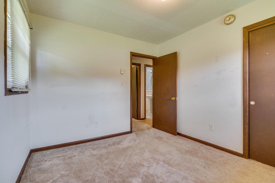 Photo #23: 503 Bingham Street