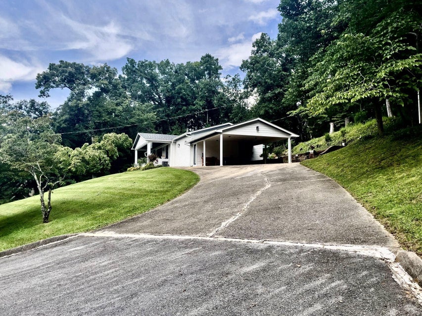 Photo #3: 614 Woodland Drive