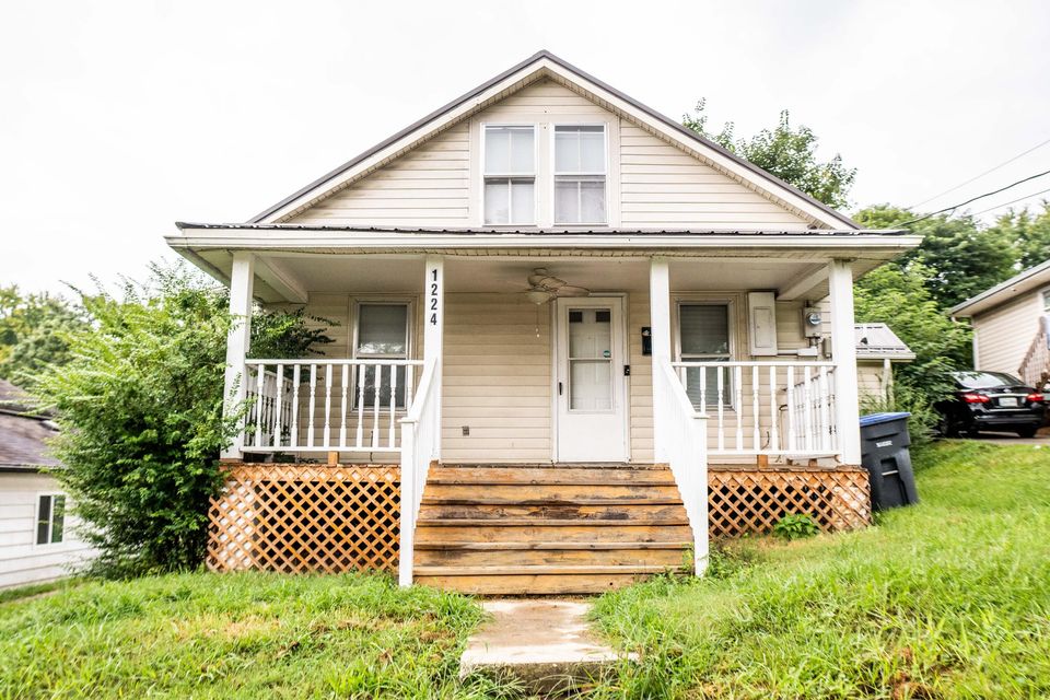 Photo #3: 1224 Fairview Avenue