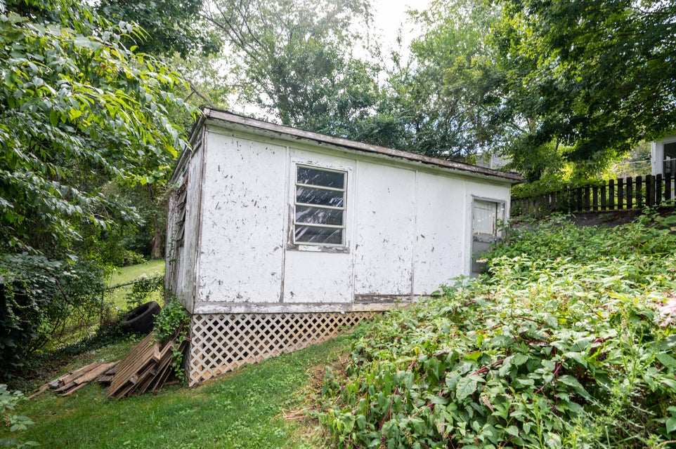 Photo #32: 104 Lynn Lane