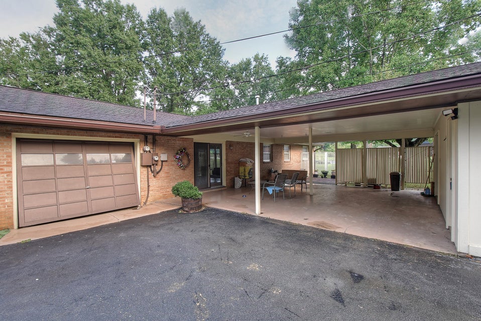 Photo #33: 1501 Cherokee Road
