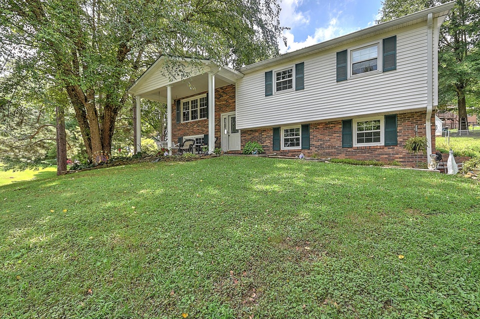 Photo #2: 218 Winding Way