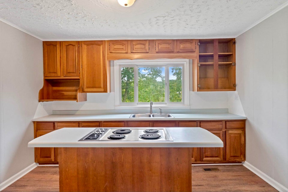 Photo #8: 1380 Ridgecrest Avenue