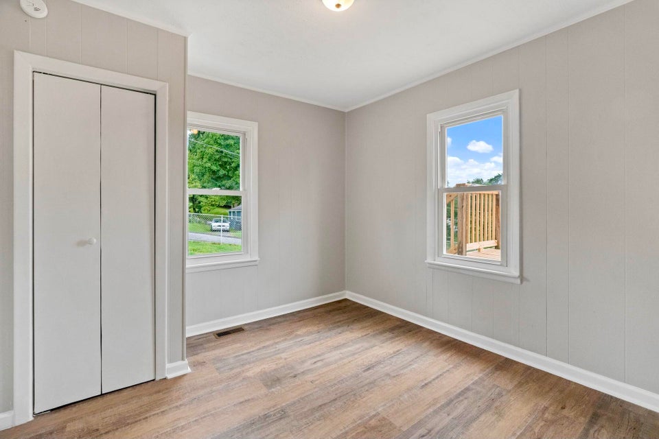 Photo #16: 1380 Ridgecrest Avenue