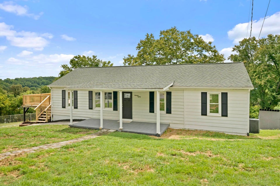Photo #32: 1380 Ridgecrest Avenue