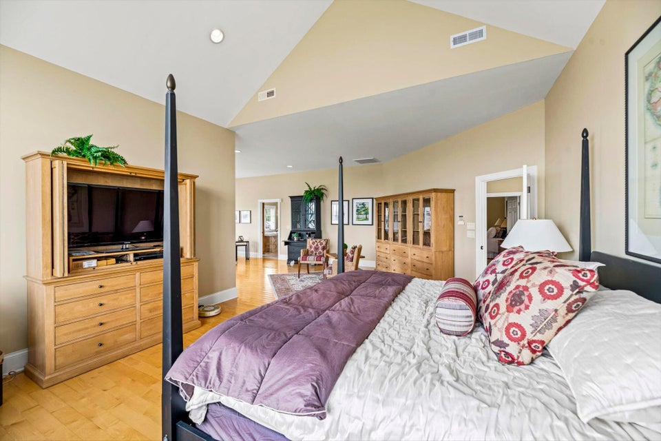 Photo #26: 1032 Hillview Drive