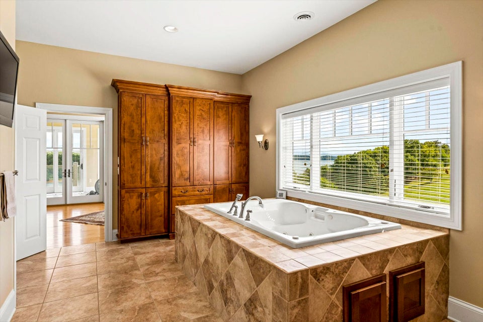 Photo #35: 1032 Hillview Drive