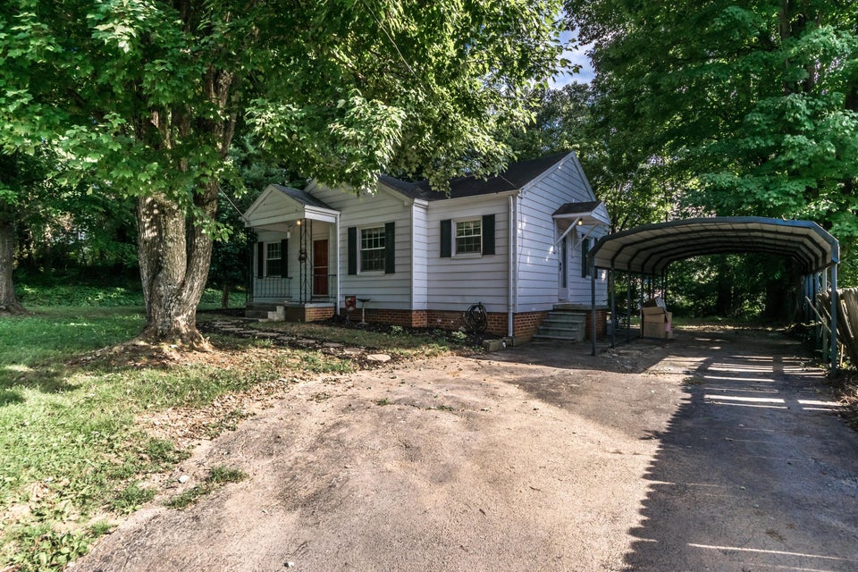 Photo #4: 104 Cunningham Street