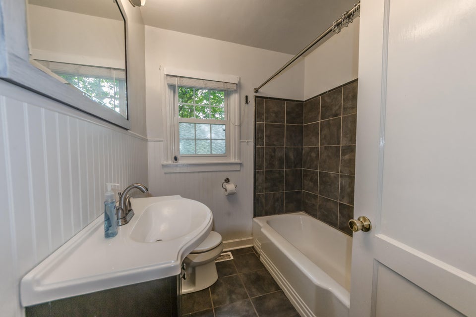 Photo #14: 104 Cunningham Street