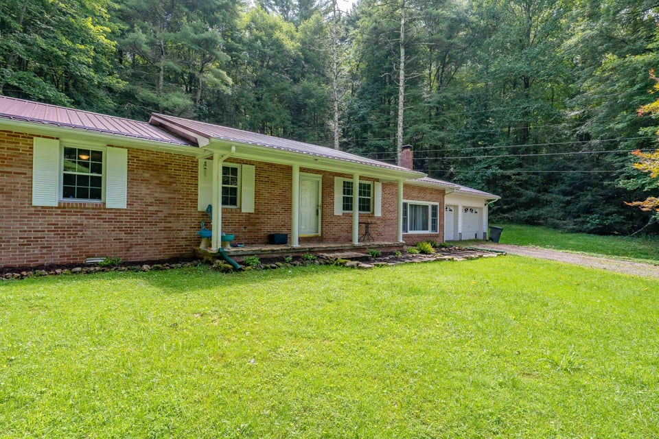 Photo #2: 903 Harbin Hill Road