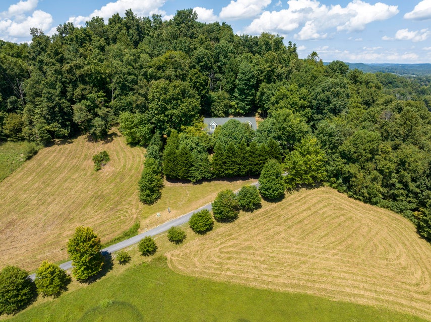Photo #8: 1055 Hunting Hill Road