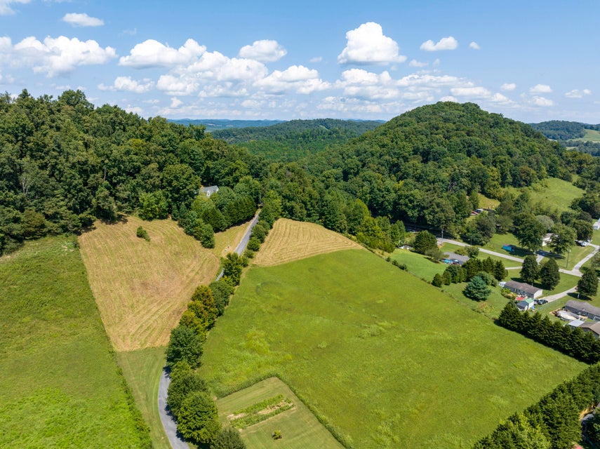 Photo #10: 1055 Hunting Hill Road