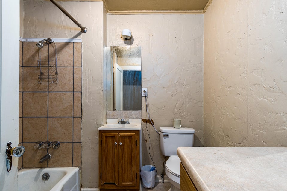 Photo #18: 617 Franklin Street
