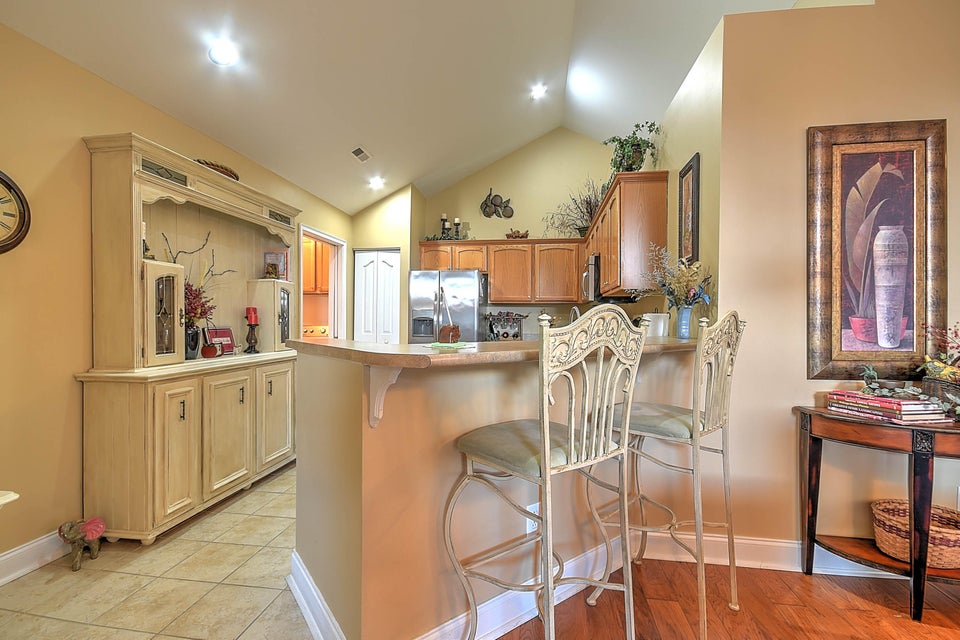 Photo #15: 174 Avonlea Place