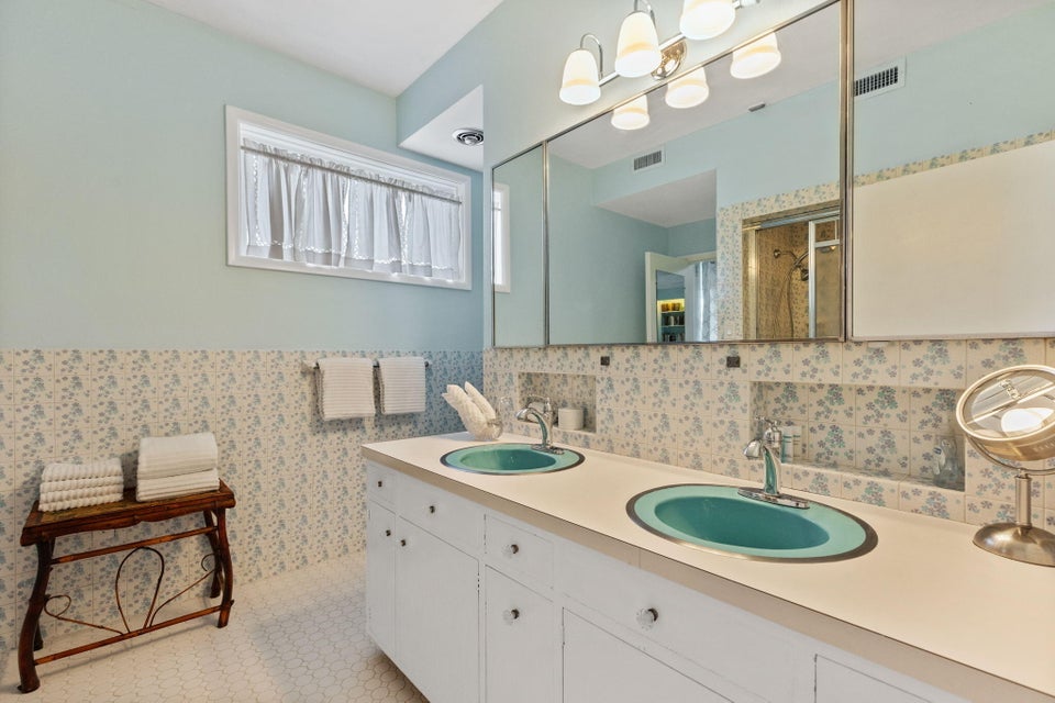 Photo #31: 920 Holston Avenue