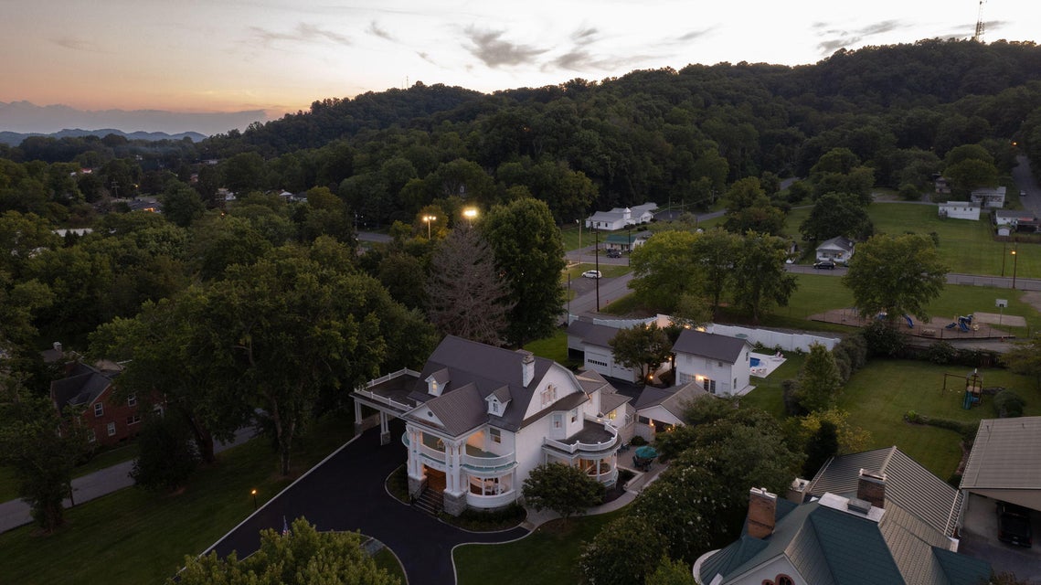 Photo #81: 920 Holston Avenue